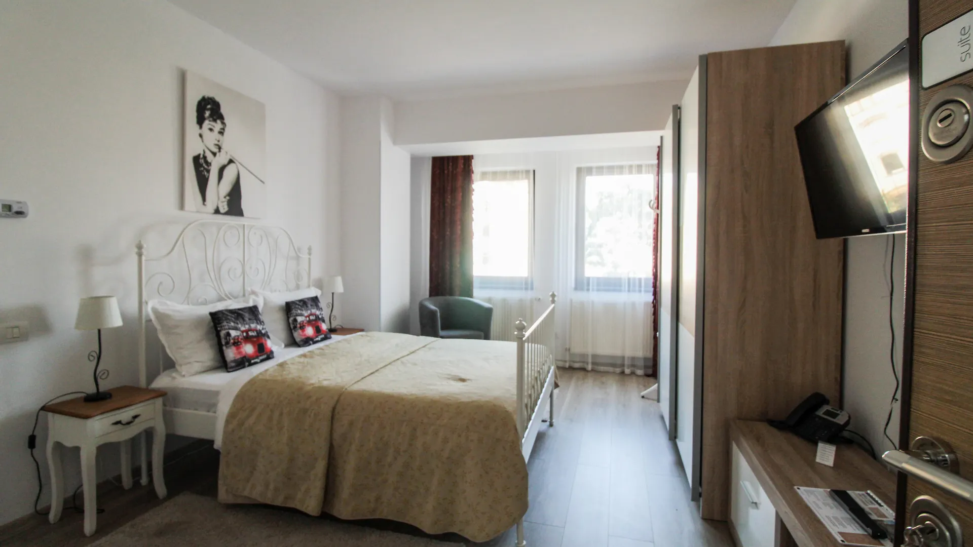 ***  בוקרשט Hotel La Casa Centrale רומניה